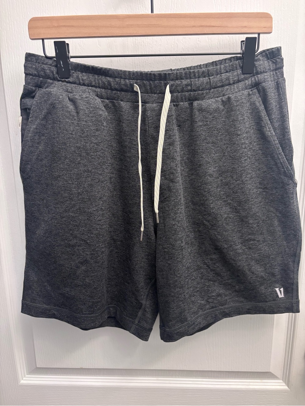 Vuori Men Shorts - Size Medium